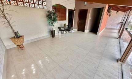 Casa geminada com entrada independente 120m² construídos com 03 quartos sendo 01 com suite no valor de 700.000,00 no bairro Planalto