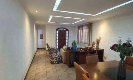 Casa com entrada independente em lote de 360m² com 04 quartos sendo 02 com suite no valor de 1.390.000,00 no bairro Itapoa