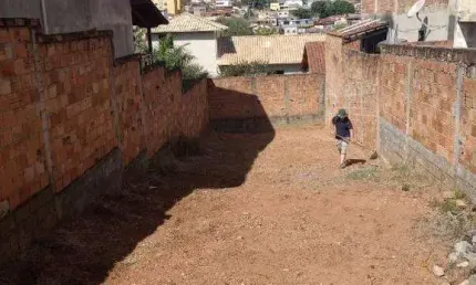 Lote a venda bairro lagoinha Leblon 192,50 m2 valor: R$230.000,00