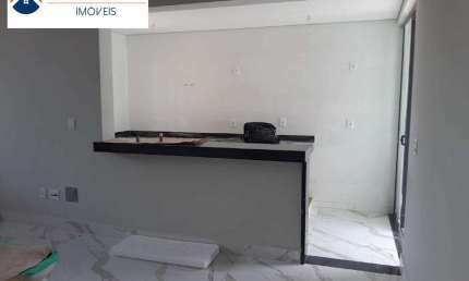 Casa em lote de 180²m com 03 quartos sendo 01 com suite no valor 890.000 bairro Rio Branco