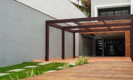 Vendo casa em condomínio com 240m², 04 quartos sendo 01 suite e closet no valor de 1.690.000,00 no bairro Planalto
