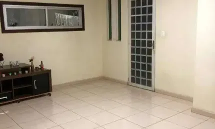 Ótima Casa enorme Duplex em Lote de Esquina - 150 m² de Terreno e cerca de 300m² de Área Construída