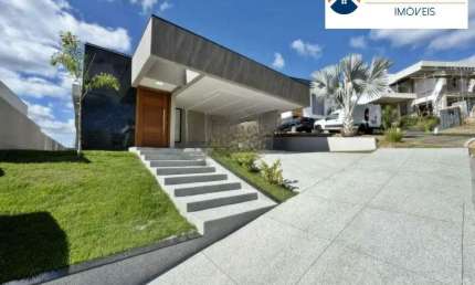 Casa Alto Padrão à Venda no Condomínio Villas Park I – Vespasiano/MG Valor: R$ 1.450.000,00 Lote: 402 m² | Área construída: 185 m²