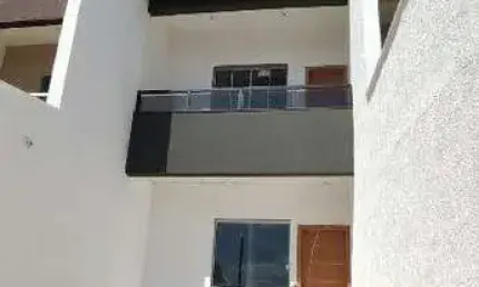 Casa Duplex 100% Individual – 80 m² Construídos | 130 m² de Área Total