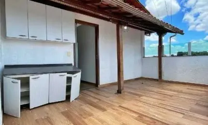 Vendo casa com entrada independente com 03 quartos sendo 01 com suite e hidromassagem com 180m² no Parque são Pedro, Venda lor de 600.000 no bairro