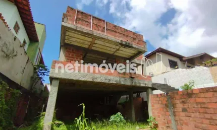 Terreno à venda na Rua Oswaldo Valente, Itaigara, Salvador
