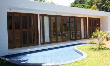 Casa em condomínio fechado com 2 quartos para alugar na Rodovia Ba-099, 210, Monte Gordo, Camaçari