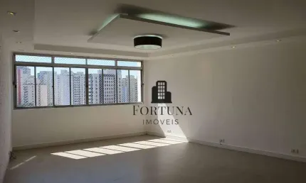 Apartamento muito espaçoso e bem localizado,  a 4 minutos a pé da Praça da Árvore