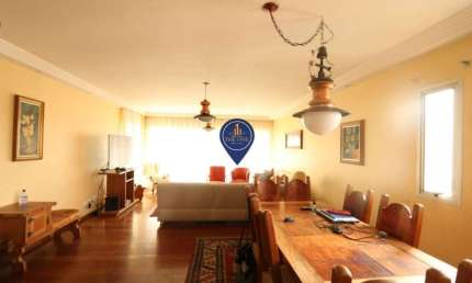 Apartamento a venda com 4 dormitórios, 1 suíte, 2 vagas e 180M², localizado na Chácara Santo Antôni