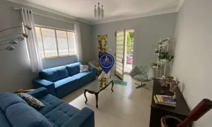 Sobrado à Venda com 4 dormitórios sendo 1 suíte, 3 vagas, 5 banheiros, 256 m², localizado na Aclima