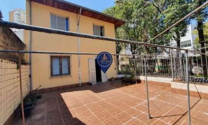 Sobrado com 5 dormitórios, 5 banheiros, 3 vagas de garagem, 320m2, próximo ao Parque da Aclimação,