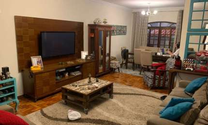 Sobrado equipado com Sistema Solar  com 4 dormitórios sendo 1 suíte, 2 vagas, 155 m²