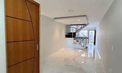 Sobrado dos Sonhos: 3 Quartos com Suíte, Varanda e Churrasqueira! Acabamentos de Alta Qualidade