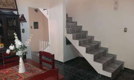 Sobrado para venda e locação, com 4 dormitorios, 2 suites e 2 vagas de garagem, localizado no Cambu