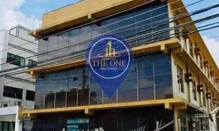 Prédio comercial de 1000m² para locação e venda, 3 andares, fachada totalmente espelhada, 15 salas,