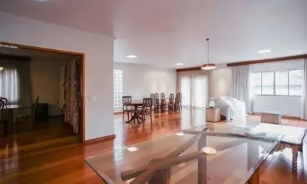Casa Sobrado de 432m² à venda, Vila Madalena, São Paulo, SP. com 4 Suítes, ampla Sala, 4 Vagas para