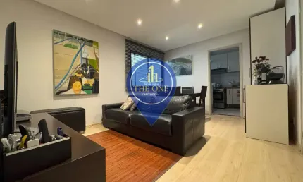 Apartamento de 58m² à venda, com 2 dormitórios, varanda, e 1 vaga para auto. localizado na barra fu