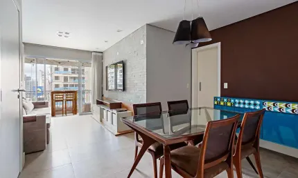 Apartamento de 100m² Mobiliado para locação e venda, com 3 Dormitórios sendo 1 Suíte, 2 vagas de ga