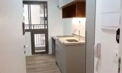 Studio NOVO e SEMI-MOBILIADO à venda, Santo Amaro, São Paulo, SP. com 1 Dormitório, Sacada, Ar-cond