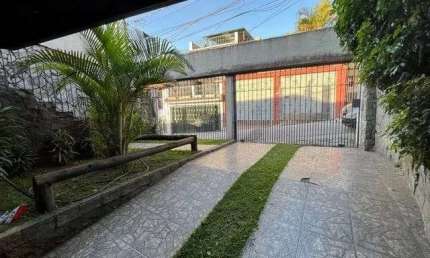 Sobrado à venda, com 3 dormitórios, 1 suíte, 3 vagas e 400M², localizado na Vila das Mercês, São Pa