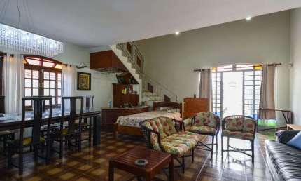 Casa com 5 dormitórios, 4 suítes, 4 vagas e 477M², localizado na Vila Mariana
