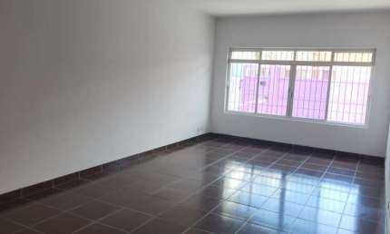 Sobrado Residencial para venda e locação, com 3 dormitorios, 1 suite e 3 vagas de garagem, localiza