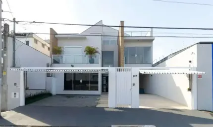 Casa à venda com 615m, 04 dormitórios, 04 suítes, 04 banheiros, 05 vagas, Bosque da Saúde, São Paul