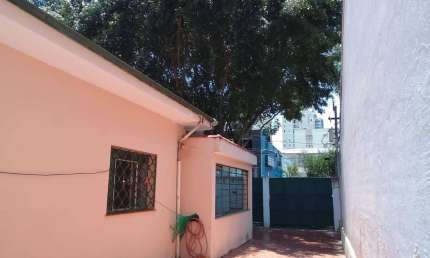 Casa à venda,COM 3 VAGAS DE GARAGEM 2 DORMITÓRIOS E EDICULA COM BANHEIRO