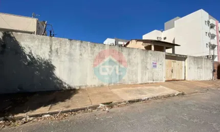ÓTIMO TERRENO NO BAIRRO JARDIM CALIFORNIA. codigo: 71189