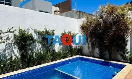 Belíssima casa duplex com 4 quartos, sendo 3 suítes, piscina e sauna no Novo Portinho,CABO FRIO - RJ