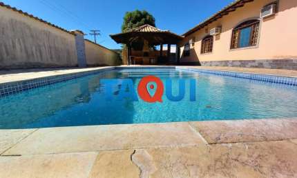 Casa em condomínio à venda, mobiliada com 4 quartos, Bosque do Peró, Cabo Frio - RJ