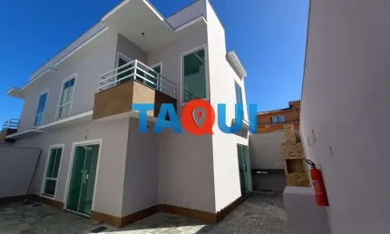 Casa duplex com 3 quartos sendo 02 suítes lancanmento no peró, cabo frio - rj
