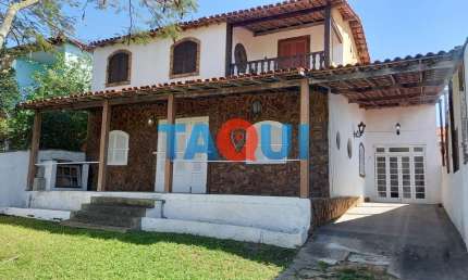 Casa à venda com 8 quartos, Vila do Peró, CABO FRIO - RJ