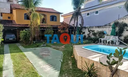Casa duplex independente com 4 quartos, sendo 3 suítes à venda, Parque Burle, CABO FRIO - RJ