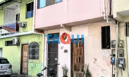 Casa triplex independente à venda com 3 quartos, Jardim Olinda, CABO FRIO - RJ