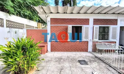 Casa à venda com 2 quartos, sendo 1 suíte, Palmeiras, CABO FRIO - RJ