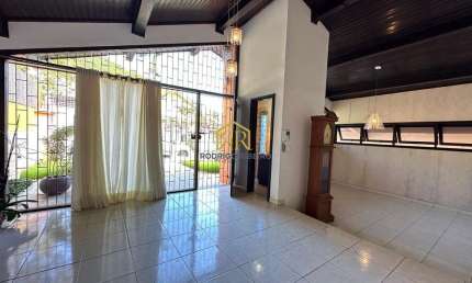 Casa com 3 quartos à venda na Rua Luiz Pasteur, --, Trindade, Florianópolis por R$ 899.000