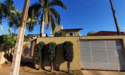 Casa para Venda em Londrina, JARDIM NEMAN SAHYUN, 3 dormitórios, 1 suíte, 3 banheiros, 2 vagas