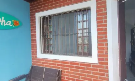 Sobrado com 02 dormitórios, a 400 metros da praia, em caraguatatuba
