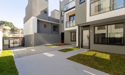 Lindo Sobrado à Venda em Curitiba-PR, Bairro Pilarzinho: 3 Quartos, 1 Suíte, 2 Salas, 4 Banheiros, 2 Vagas, 148,60m².