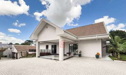 Casa  à venda em Santa Felicidade em terreno grande veja vídeo no  site Sobiech
