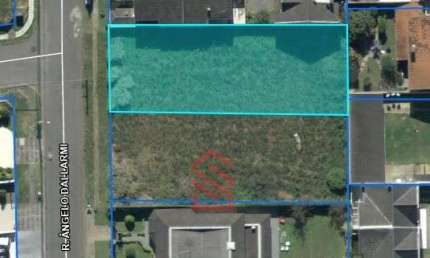 Terreno à venda em Curitiba-PR, Santa Felicidade com 600m² de área - A oportunidade que você estava esperando!