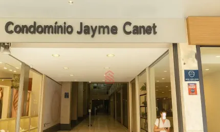 Oportunidade única: Imóvel comercial para venda ou locação no Centro de Curitiba, PR - Confira já!