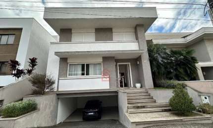 Ótima Casa em Condomínio à Venda em Curitiba-PR, Bairro Campo Comprido: 3 Quartos, 1 Suíte, 3 Salas, 2 Banheiros, 3 Vagas, 282,31m²!