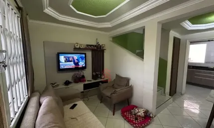 Sobrado à venda em curitiba-pr na cidade industrial: 2 quartos, sala, banheiro, garagem e 80m² de área!