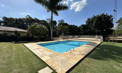 Linda chácara em colinas do mosteiro de itaici, indaiatuba - 550m² de conforto e lazer em condomínio com portaria 24h. terreno de 6 mil m2