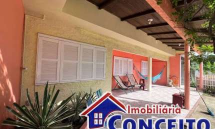 C751 - Residência localizada a 90 metros do mar no balneário Imara