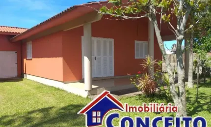 C764 - Ótima residência a 250 metros do mar no balneário Santa Terezinha