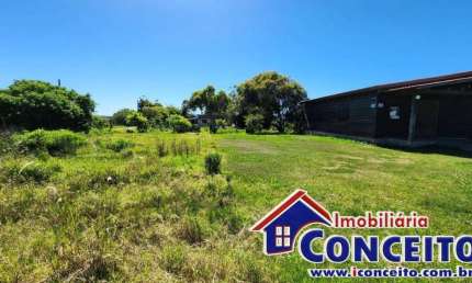T311 - Lindo terreno de 300m² em região de moradores no balneário Albatroz