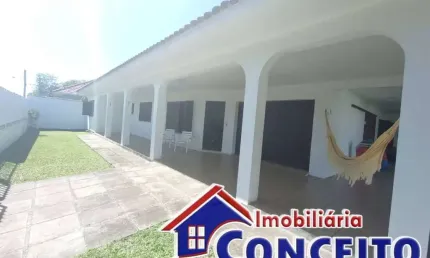 C806 - Linda residência com 3 dormitórios localizada em Santa Terezinha
